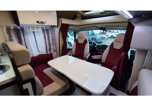 Low Profile Motorhome BENIMAR MILEO 242 en Sale Occasion