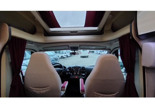 Low Profile Motorhome BENIMAR MILEO 242 en Sale Occasion