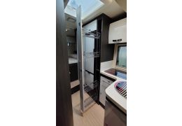 Low Profile Motorhome BENIMAR MILEO 242 en Sale Occasion
