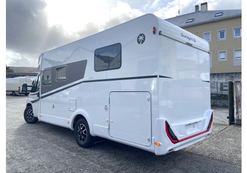 Low Profile Motorhome SUNLIGHT T69LC en Rent