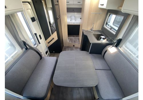 Low Profile Motorhome SUNLIGHT T69LC en Rent