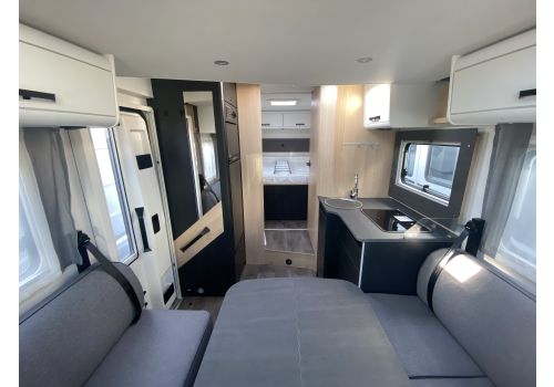 Low Profile Motorhome SUNLIGHT T69LC en Rent