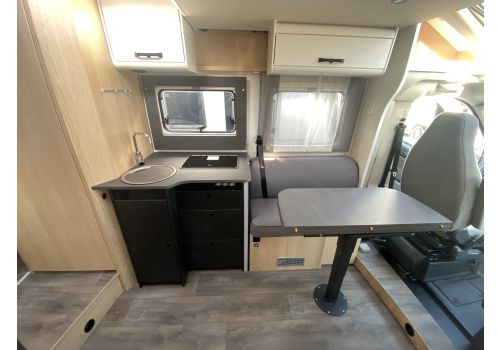 Low Profile Motorhome SUNLIGHT T69LC en Rent