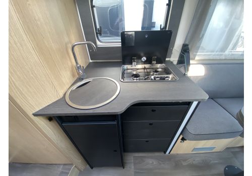 Low Profile Motorhome SUNLIGHT T69LC en Rent