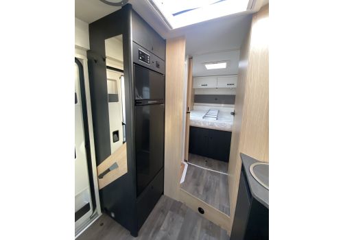 Low Profile Motorhome SUNLIGHT T69LC en Rent