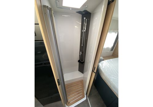 Low Profile Motorhome SUNLIGHT T69LC en Rent