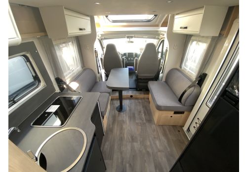 Low Profile Motorhome SUNLIGHT T69LC en Rent