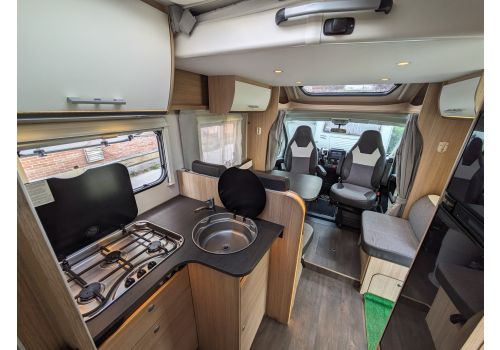Low Profile Motorhome SUNLIGHT T69L en Sale Occasion