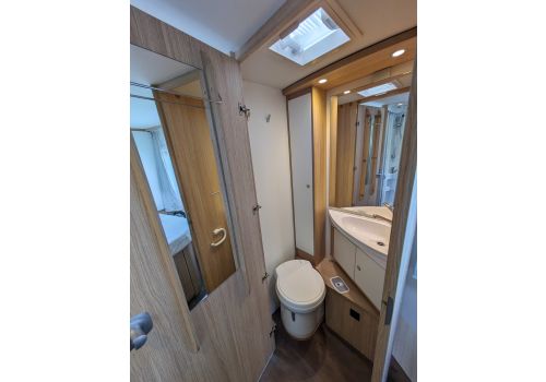 Low Profile Motorhome SUNLIGHT T69L en Sale Occasion