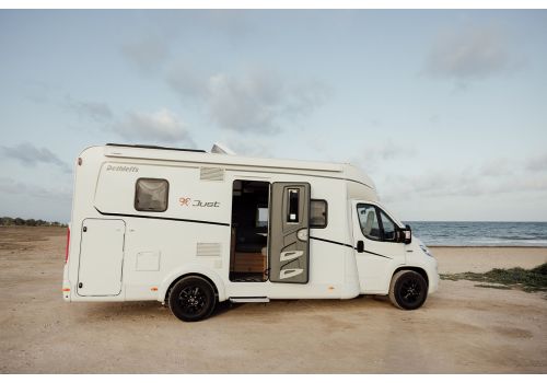 Low Profile Motorhome DETHLEFFS Just T 6762 en Sale Occasion