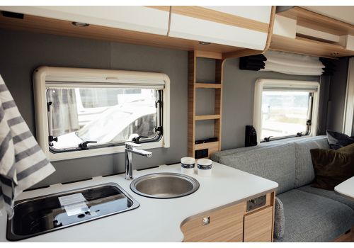 Low Profile Motorhome DETHLEFFS Just T 6762 en Sale Occasion
