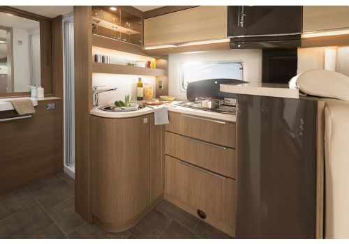 Low Profile Motorhome DETHLEFFS 4-travel T 6966-4 modelo 2017 en Sale Occasion