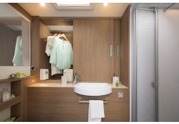 Low Profile Motorhome DETHLEFFS 4-travel T 6966-4 modelo 2017 en Sale Occasion