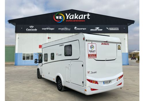 Low Profile Motorhome DETHLEFFS Just T 7052 DBM en Sale Occasion