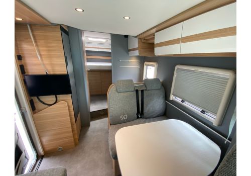 Low Profile Motorhome DETHLEFFS Just T 7052 DBM en Sale Occasion