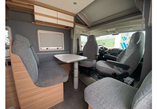Low Profile Motorhome DETHLEFFS Just T 7052 DBM en Sale Occasion