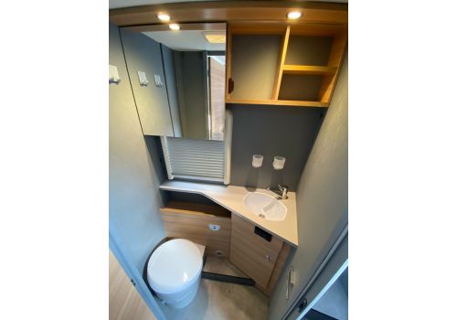 Low Profile Motorhome DETHLEFFS Just T 7052 DBM en Sale Occasion