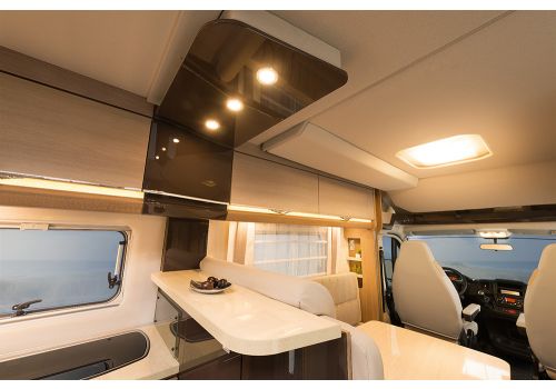 Low Profile Motorhome DETHLEFFS 4 travel T 7116-4 modelo 2017 en Sale Occasion