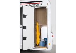 Low Profile Motorhome DETHLEFFS 4 travel T 7116-4 modelo 2017 en Sale Occasion