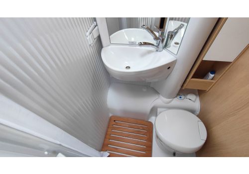Low Profile Motorhome SUNLIGHT V60 en Sale Occasion