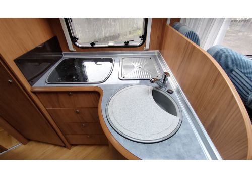 Low Profile Motorhome BURSTNER T625 en Sale Occasion