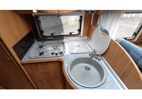 Low Profile Motorhome BURSTNER T625 en Sale Occasion