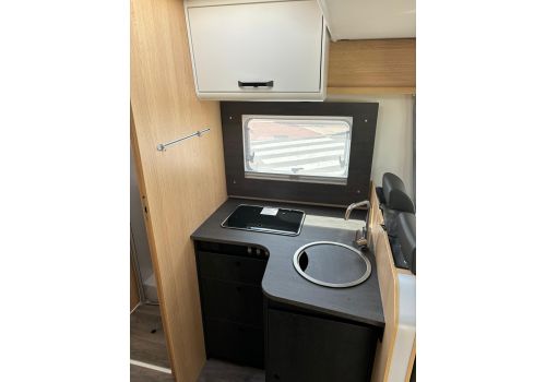 Low Profile Motorhome SUNLIGHT T 680 en Sale Occasion