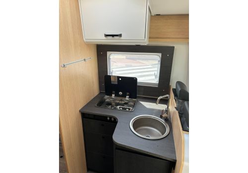 Low Profile Motorhome SUNLIGHT T 680 en Sale Occasion