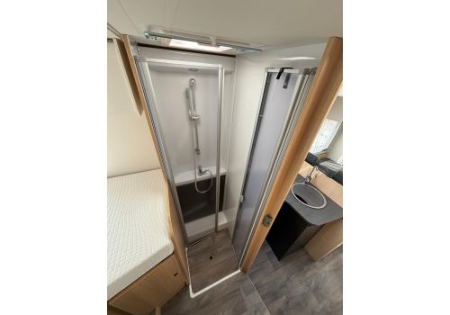 Low Profile Motorhome SUNLIGHT T 680 en Sale Occasion
