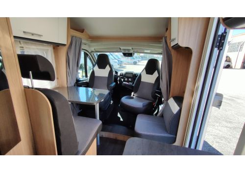 Low Profile Motorhome SUNLIGHT V60 en Sale Occasion