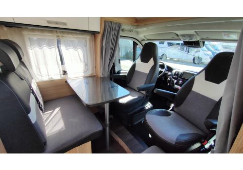 Low Profile Motorhome SUNLIGHT V60 en Sale Occasion