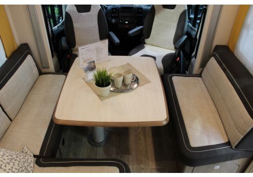 Low Profile Motorhome DETHLEFFS Dethleffs Trend T 6767 modelo 2018 en Sale Occasion