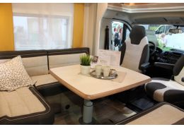 Low Profile Motorhome DETHLEFFS Dethleffs Trend T 6767 modelo 2018 en Sale Occasion