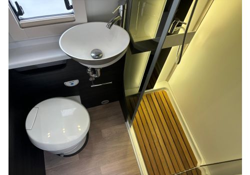 Low Profile Motorhome BENIMAR Benimar Mileo 282 en Sale Occasion