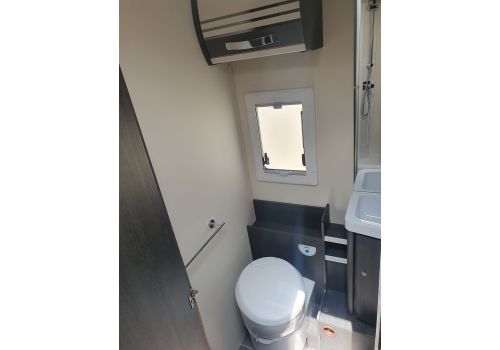 Low Profile Motorhome ROLLER TEAM Kronos 265 TL en Sale Occasion