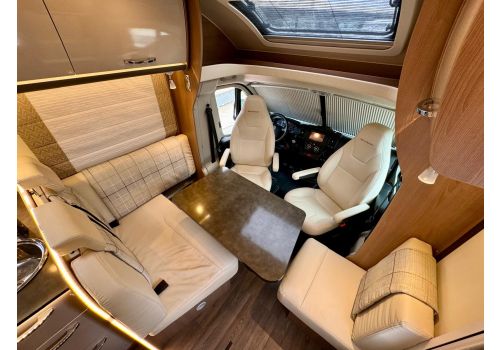Low Profile Motorhome BURSTNER Lyseo Privilege T 700 en Sale Occasion