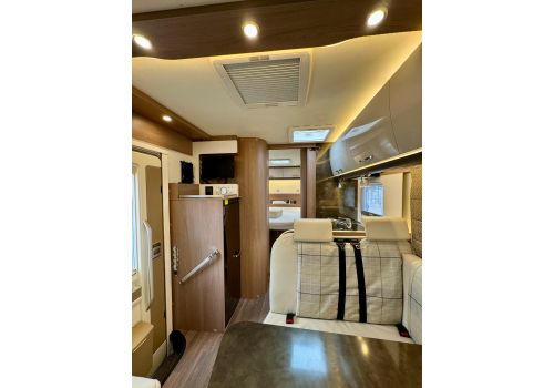 Low Profile Motorhome BURSTNER Lyseo Privilege T 700 en Sale Occasion