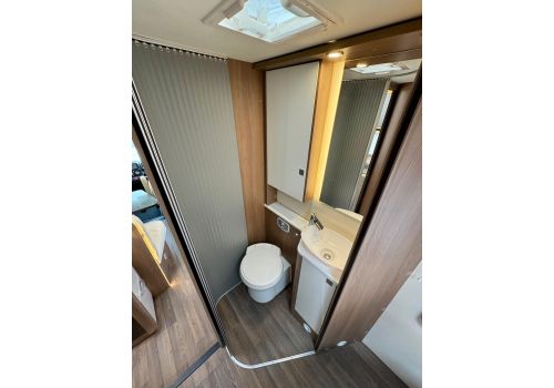 Low Profile Motorhome BURSTNER Lyseo Privilege T 700 en Sale Occasion