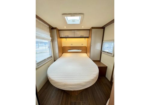 Low Profile Motorhome BURSTNER Lyseo Privilege T 700 en Sale Occasion