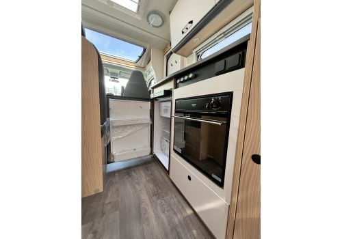 Low Profile Motorhome SUNLIGHT V69 en Rent