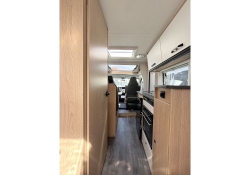 Low Profile Motorhome SUNLIGHT V69 en Rent