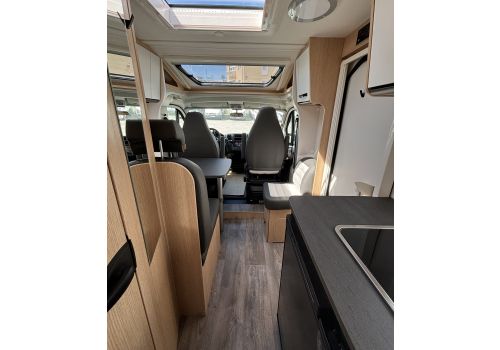 Low Profile Motorhome SUNLIGHT V60 Modelo 2024 en Catalog