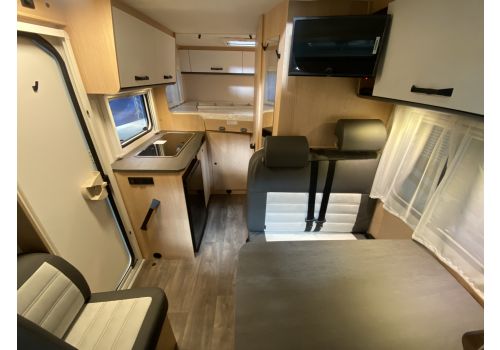 Low Profile Motorhome SUNLIGHT V60 en Sale Occasion