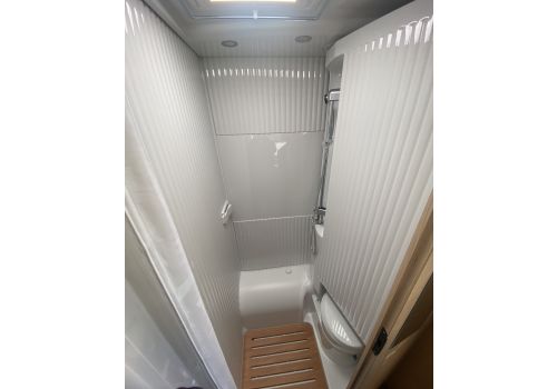 Low Profile Motorhome SUNLIGHT V60 en Sale Occasion