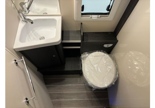 Low Profile Motorhome ROLLER TEAM Kronos Advance 267 TL en Sale Occasion