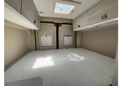 Camper Van ROLLER TEAM Livingstone 2 Select en Sale Occasion