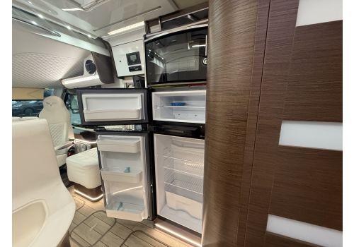 Integral Motorhome MOBILVETTA Desing 8 K Yacht Tekno en Sale Occasion