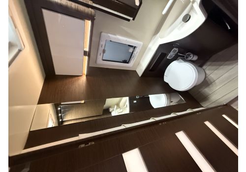 Integral Motorhome MOBILVETTA Desing 8 K Yacht Tekno en Sale Occasion