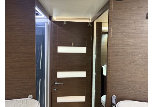 Integral Motorhome MOBILVETTA Desing 8 K Yacht Tekno en Sale Occasion