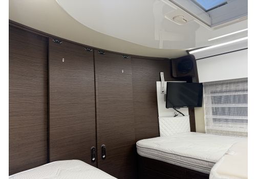 Integral Motorhome MOBILVETTA Desing 8 K Yacht Tekno en Sale Occasion